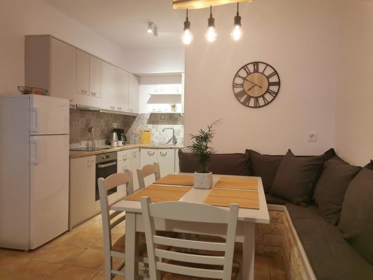 Helen'S Minimal Studios & Apartments Алікі Номер фото
